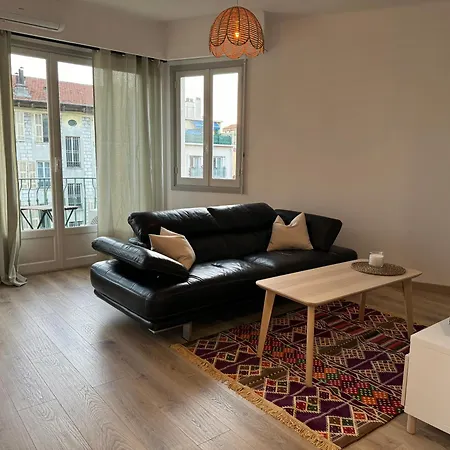 Escapade Azureenne Apartmán *